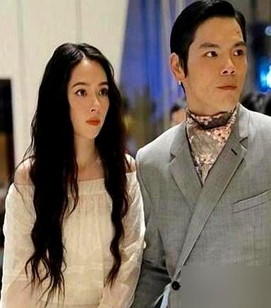 你敢信？向华强把500亿港币全交郭碧婷管，俩亲儿子每月只领死工资！
真不是夫妻