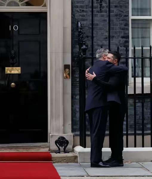 俄乌战争三年多，英国换了4位首相，但无一例外的是，都是全力支持乌克兰的。法国德国