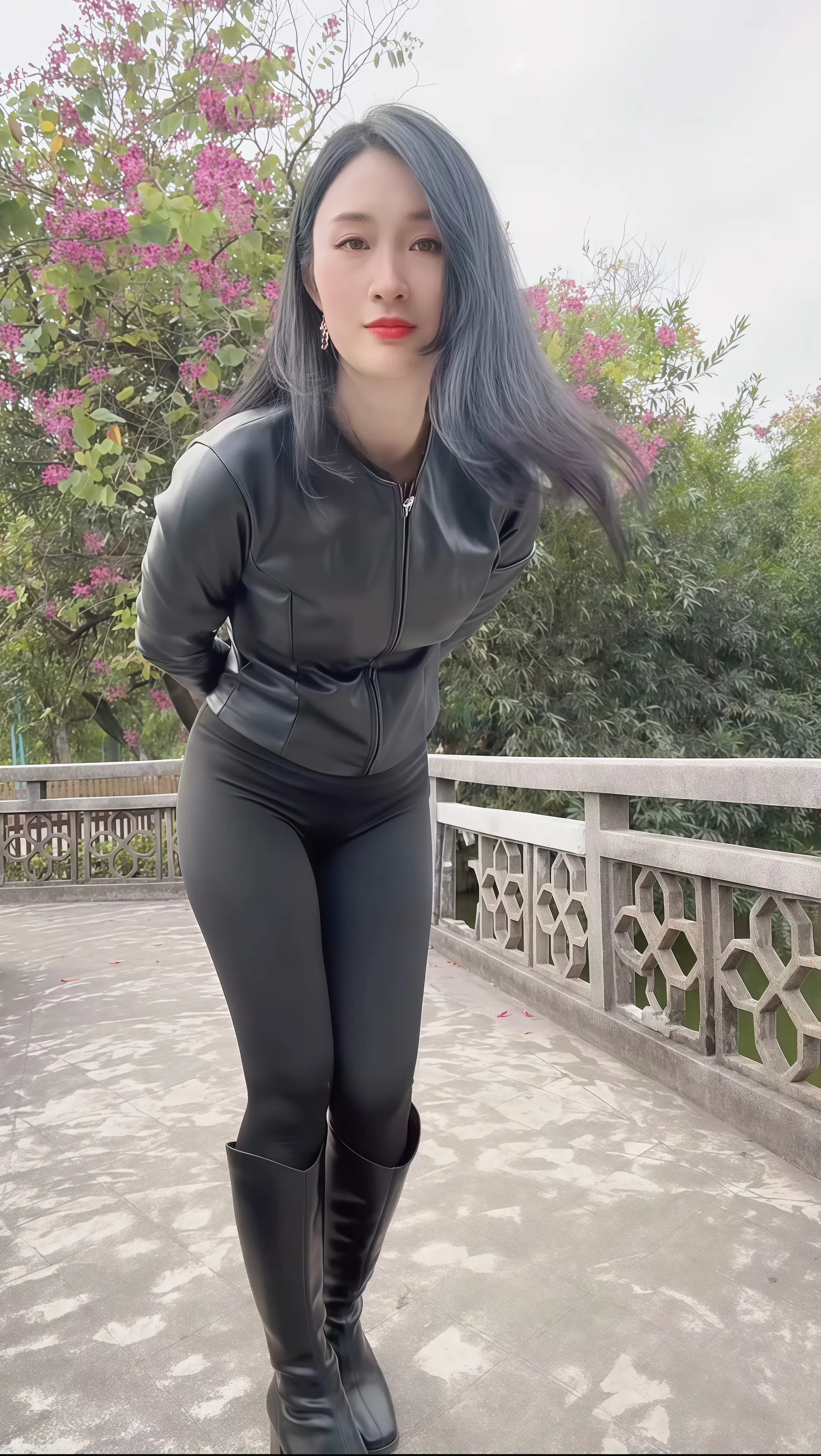 总有一段路自己要走，总有一份责任需要自己承担，不要把现实想的太沉重，也...