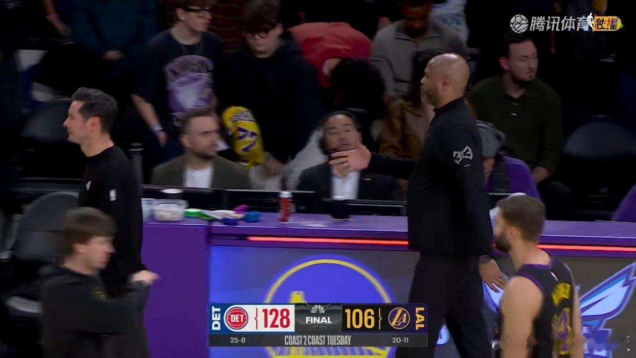 湖人主场106-128惨败活塞，以一场失利结束2025年征程。如何评价本场比赛？