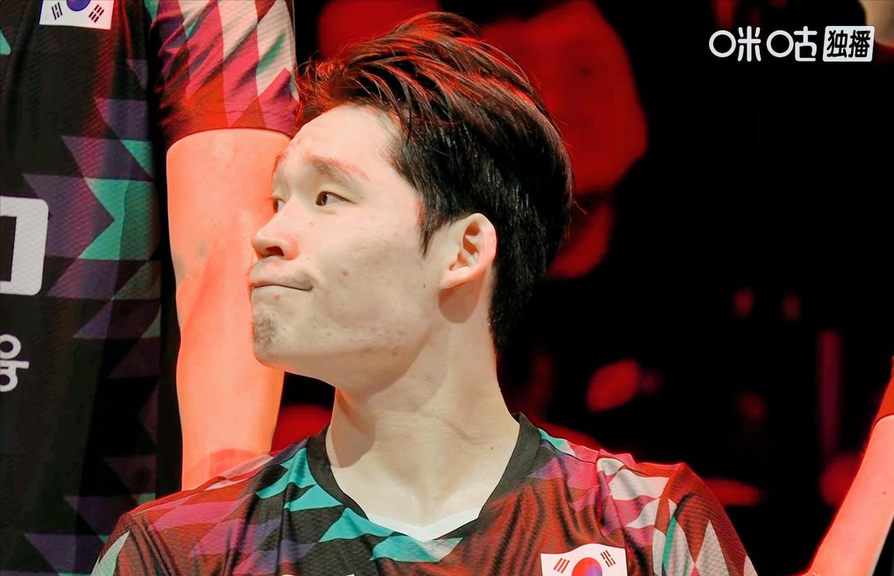 奇葩！张禹珍请求医疗暂停，
理由居然是因为自己被吵的头疼！

从王楚钦眼神中看的