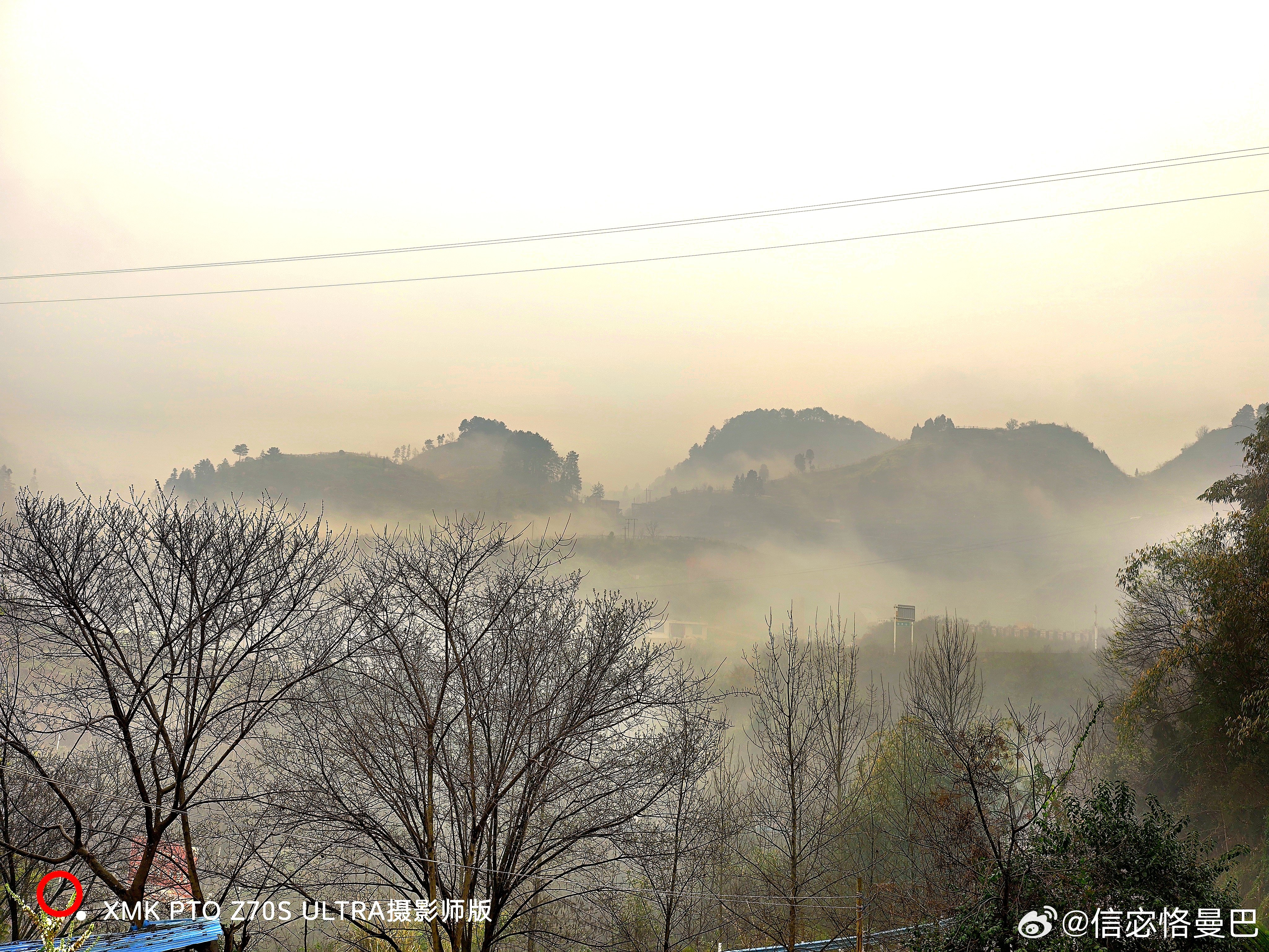 春雨沾衣湿粉腮，枝间桃蕊带香开；凭栏最是怜清露，一点春心落玉台。风景摄影今日春分