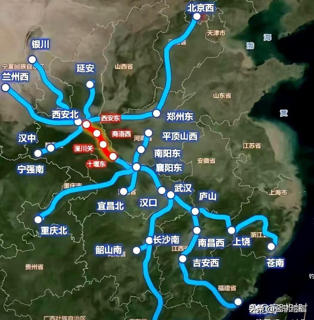西十高铁开通百天送客超八百万，西安到武汉缩短到两小时内，十堰东站客流更是暴涨近五