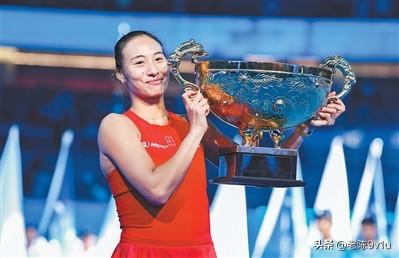 2026中国网球公开赛昨晚在北京落幕，在压轴上演的女单决赛中，持外卡参赛的中国选