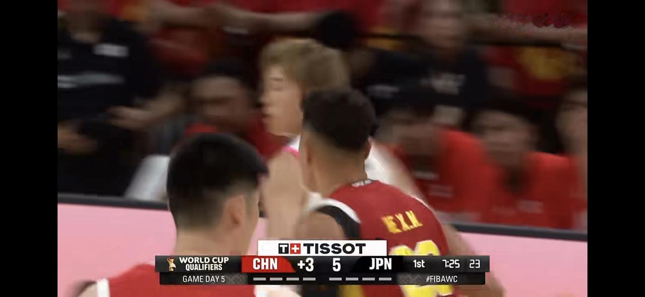 中国男篮被日本男篮一个人压制着
目前上半场结束，中国男篮落后10分，40:50