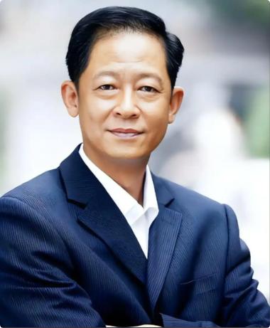 王志文有一段台词：“老鼠偷了人类的大米，人们说它狡猾；人类偷了蜜蜂的蜂蜜，却说它