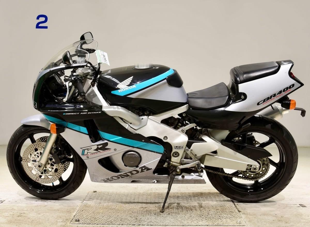 人这一生，终究是和自己相处的一生。不必讨好所有人，不必解释每一件事，累了就歇一歇