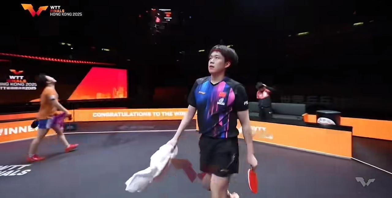 大头好样的！祝贺大头！大头和松岛辉空少爷打完比赛，真是悲喜两重天。大头虽然很累但