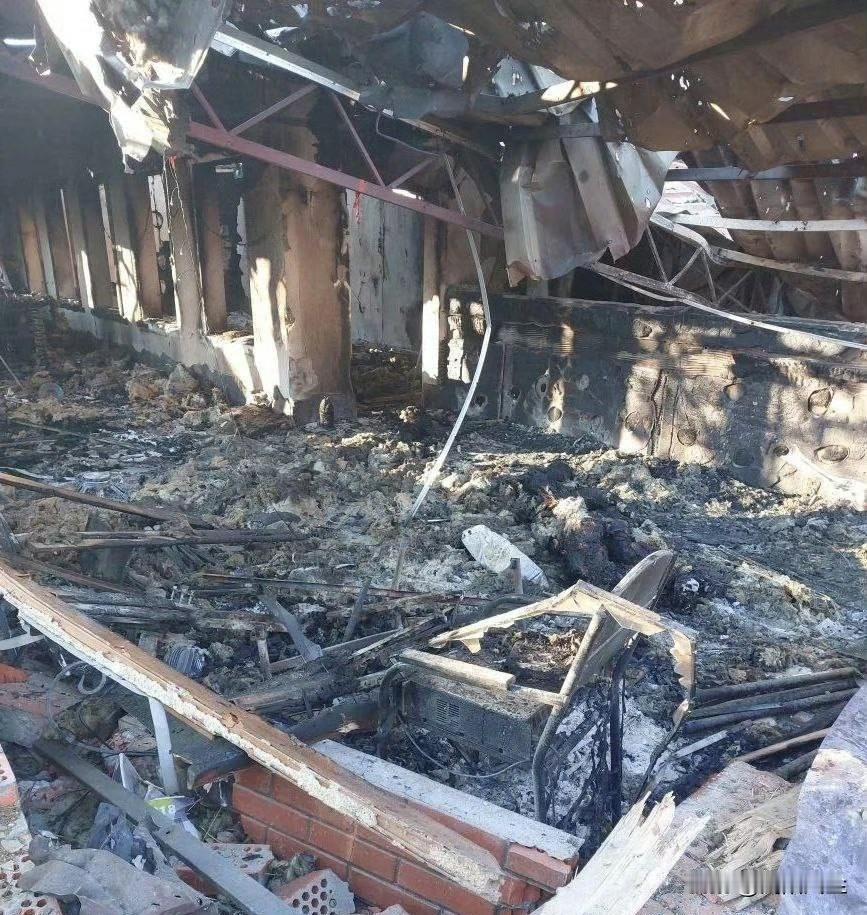 乌克兰无人机袭击了赫尔松地区的一家咖啡馆和酒店。袭击造成24人死亡，包括一名儿童