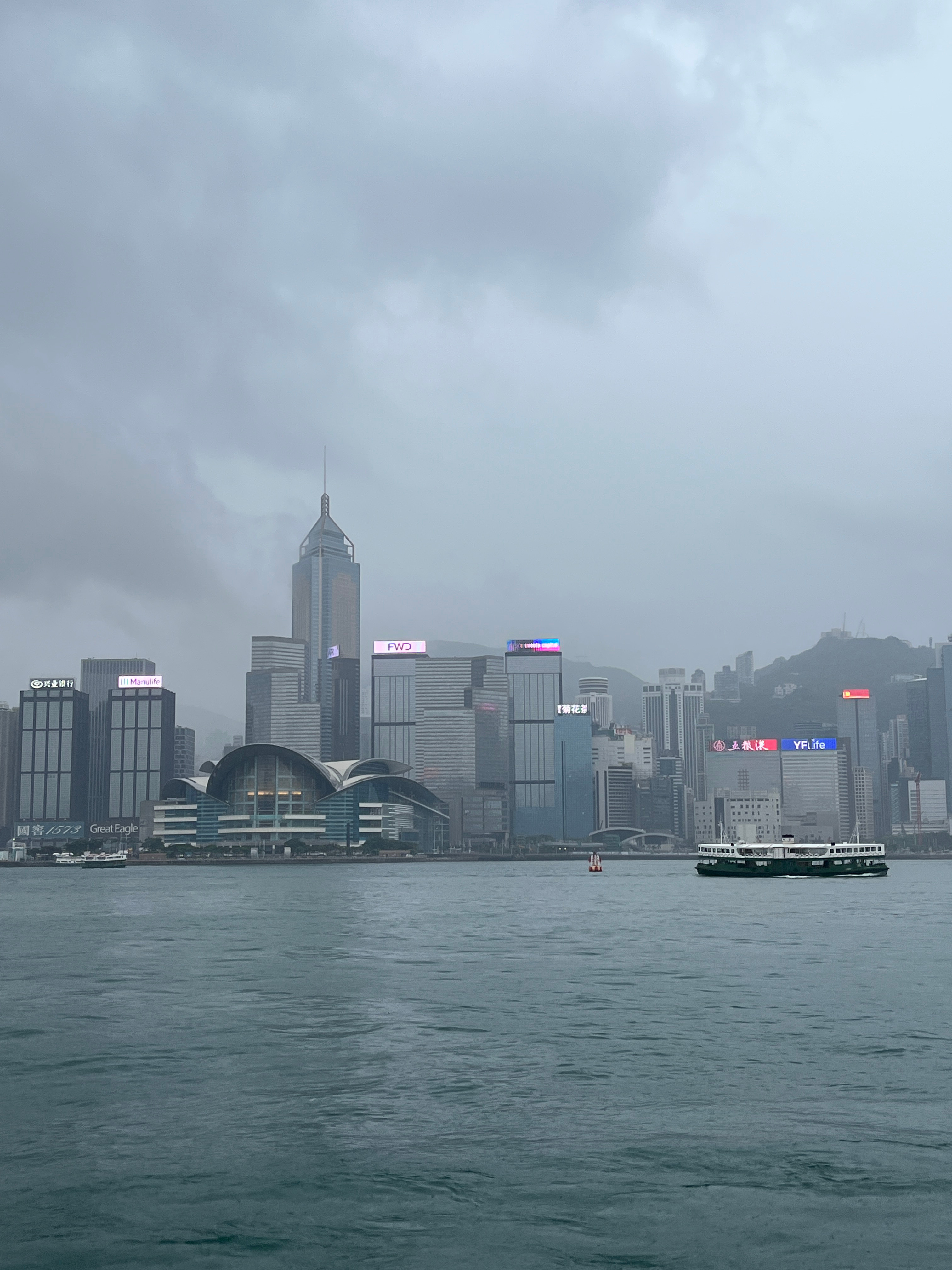 为什么今天香港这么大雨啊！ 香港
