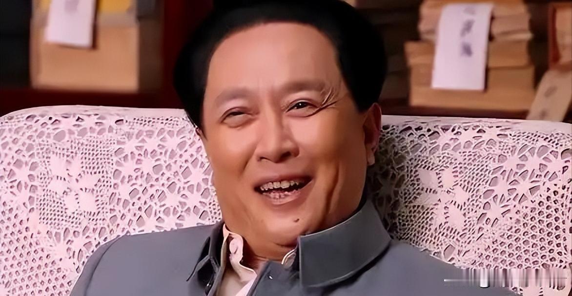我也感觉谭国强演伟人不像
举几个例子
1、气质不像，缺少伟人的善良，演的比较强势