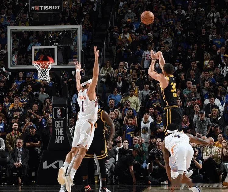 2023 年德阿龙·福克斯vs 2024 年斯蒂芬·库里在关键时刻

福克斯： 