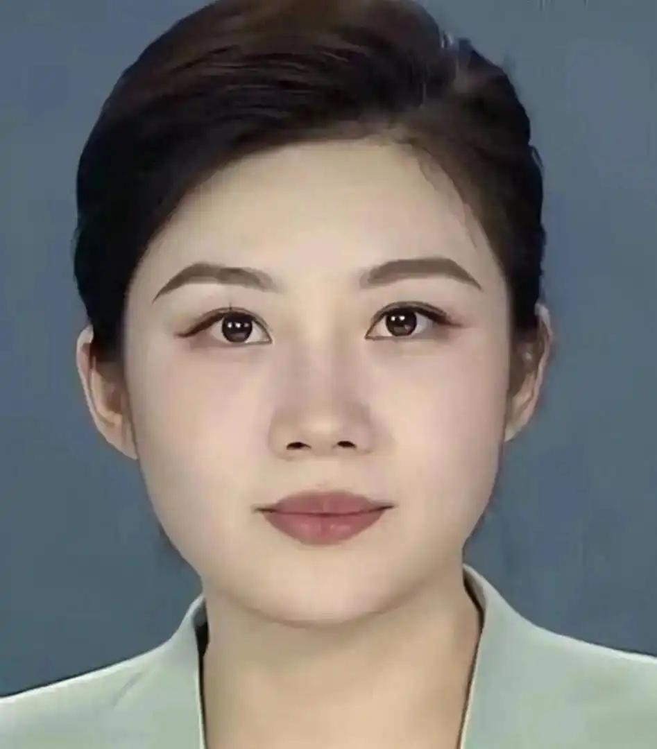 她们端庄大气、从容沉稳，往镜头前一坐，自带新闻人的专业与底气。

颜值干净舒服，