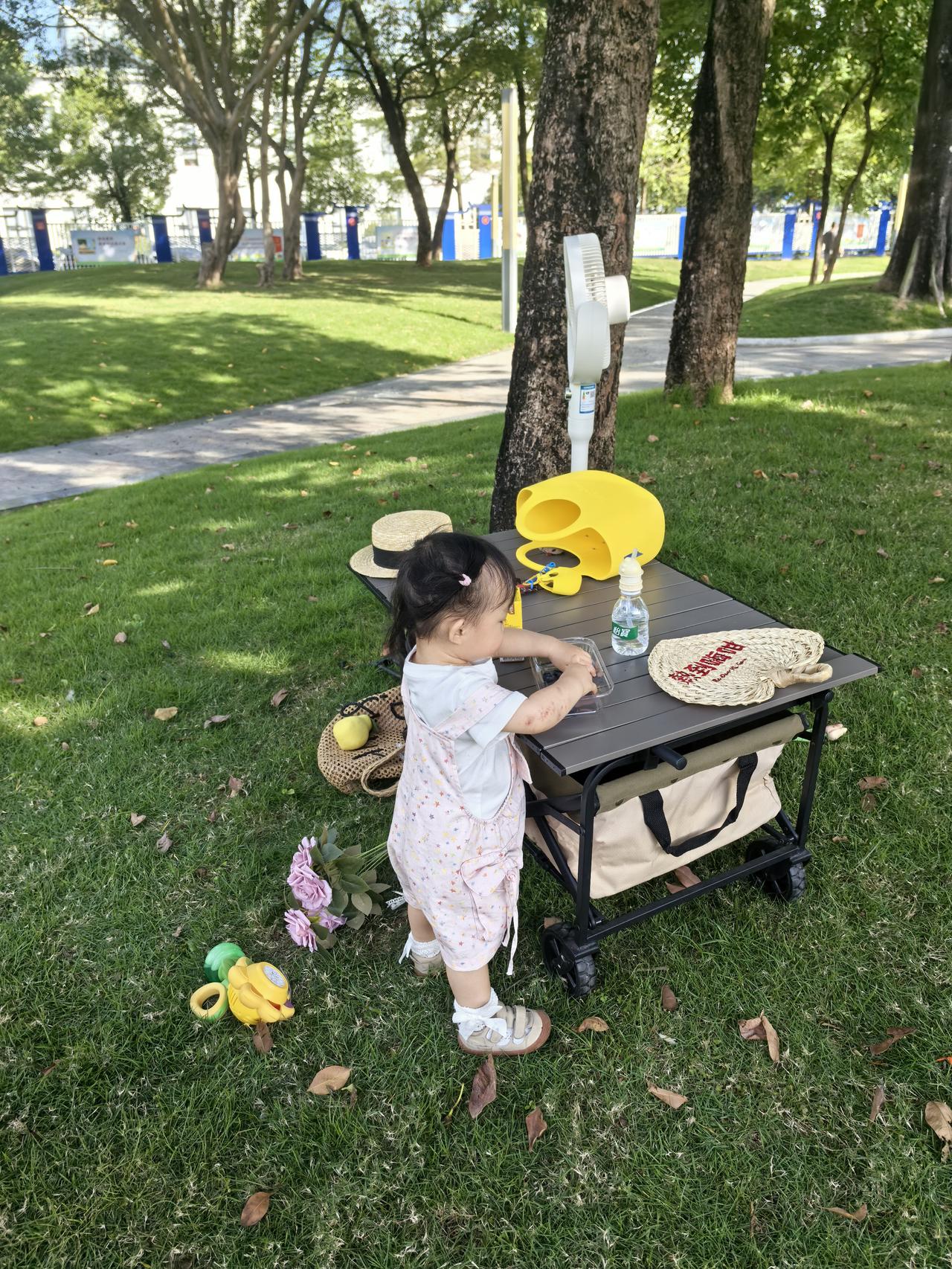 跟没文化的人打交道，真的能气死你。
这又不得不打交道，因为宝宝的原因，每天都要面