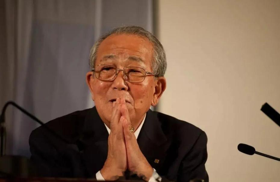 真正聪明的人，从来不说难听的话。 因为人性不需要听真话，只需要听好听的话， 一定