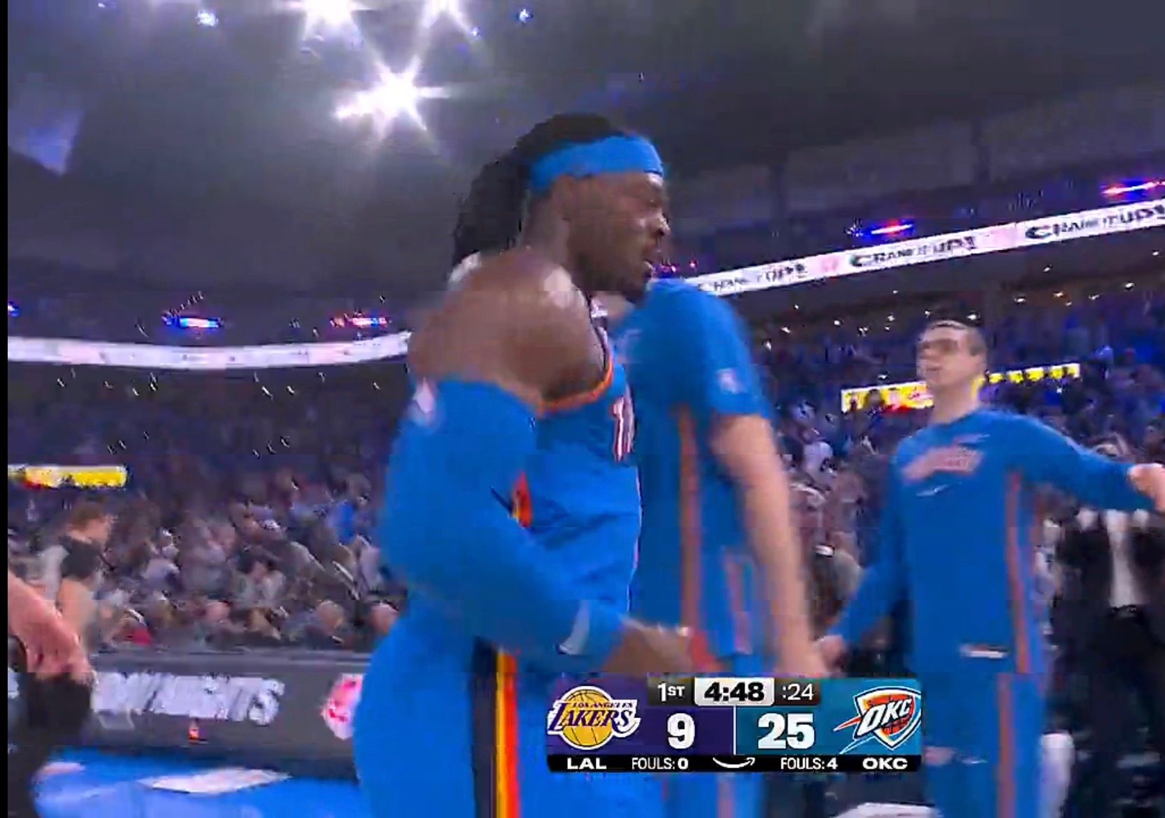 开局被雷霆三闷棍，湖人顶住啊，湖人赢了对文班亚马和东契奇都好。 