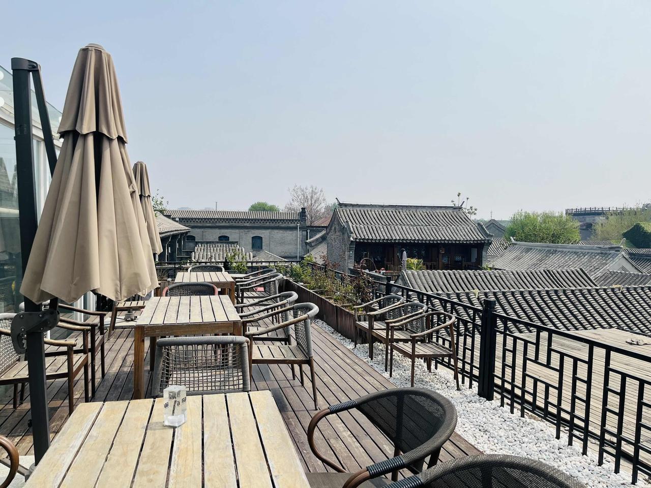 半山腰总是最挤的，你得去山顶看看。