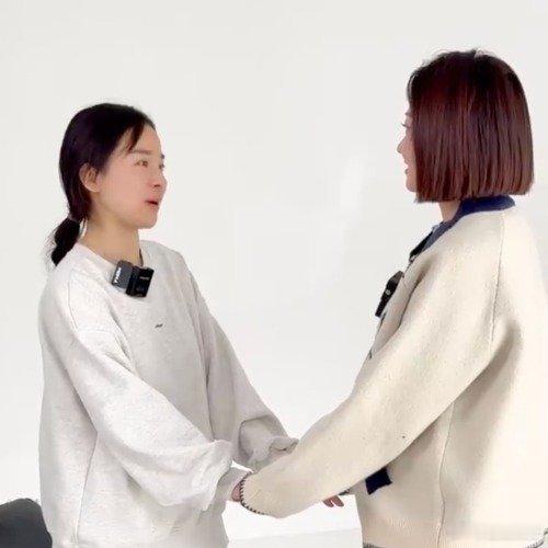 看到她哭，真心疼。这么美的女生，他却不珍惜。但家暴绝不能容忍，一次就该果断离开！