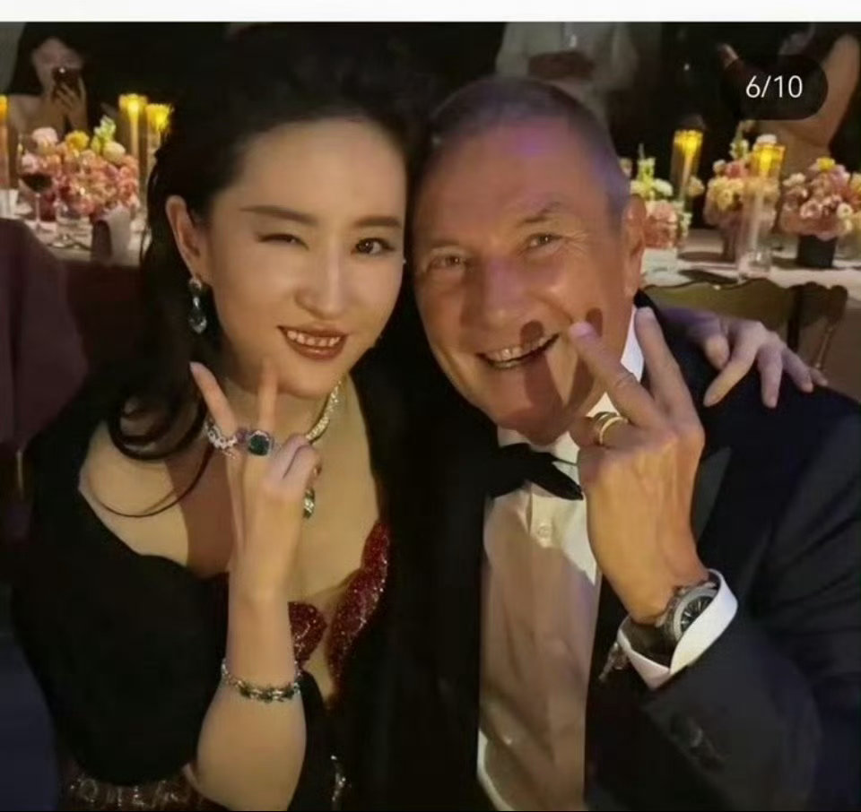 曝85花七折捡漏代言是她是她是她，就是她。 