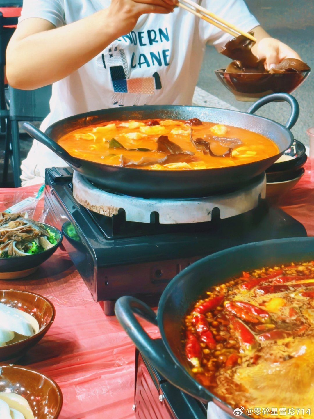 今晚的地摊火锅味道不错生活手记