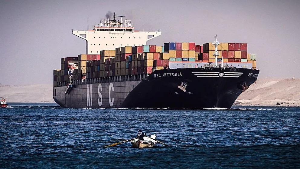 昨天是也门胡塞武装忙碌的一天

也门安萨鲁拉组织用反舰导弹成功瞄准了两艘美国商船