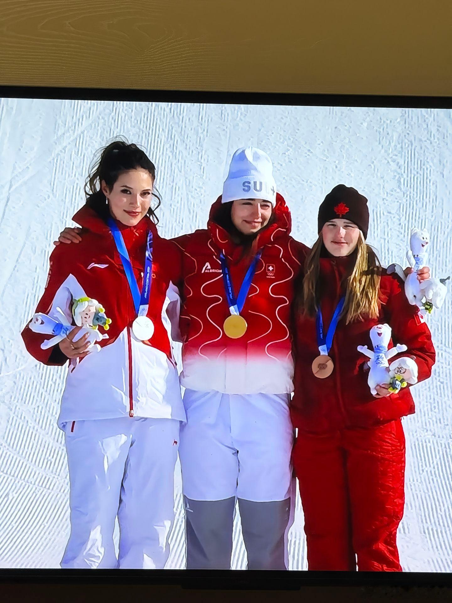 谷爱凌的权威我后知后觉！恭喜爱凌坡面障碍技巧比赛摘银！ 