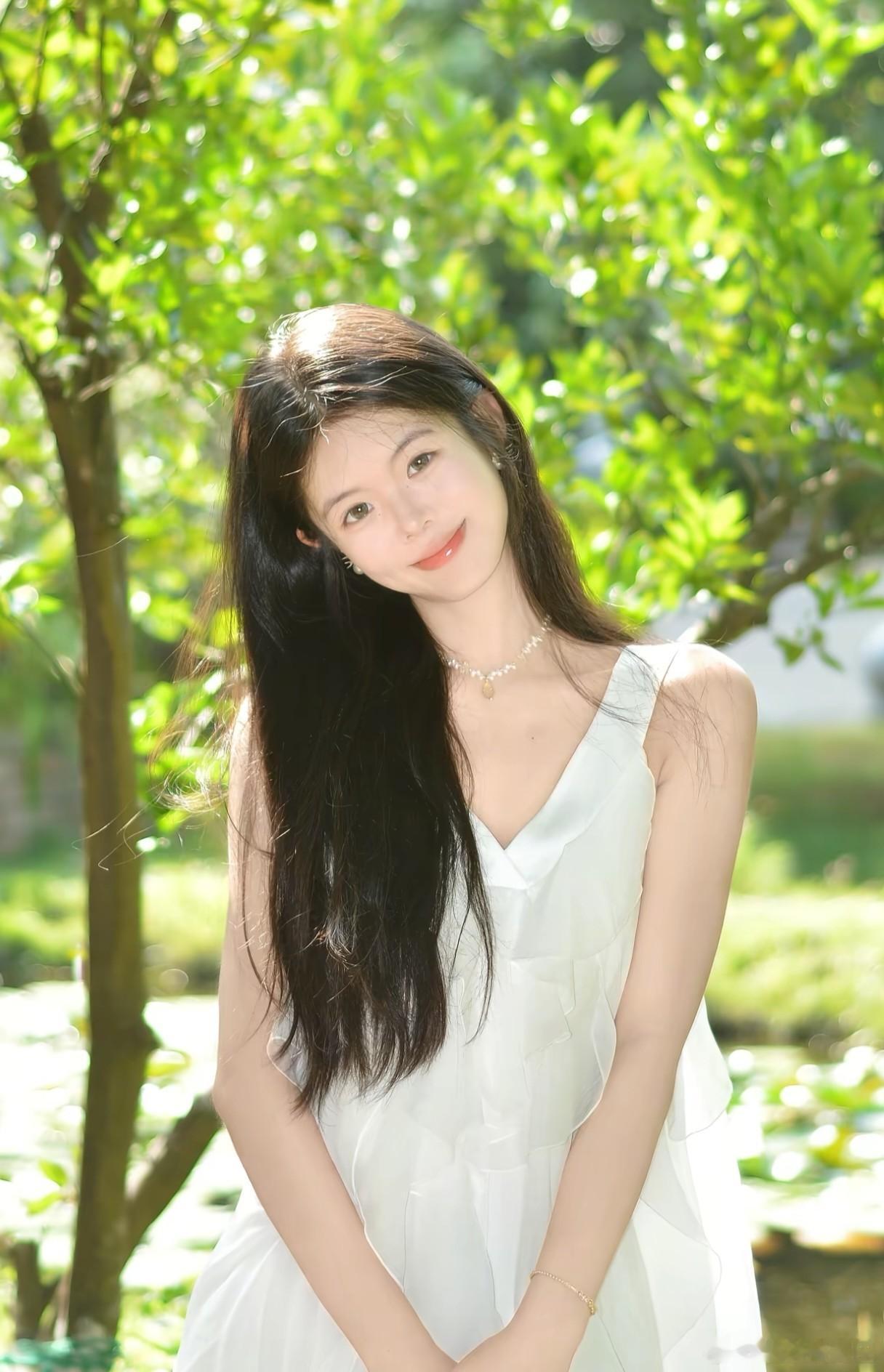 清纯甜美气质穿搭小姐姐