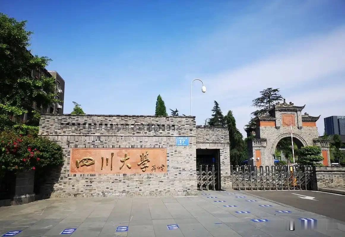 41岁母亲为激励女儿，以初试第一考入985高校，年龄真是追梦的障碍吗？
近日，成