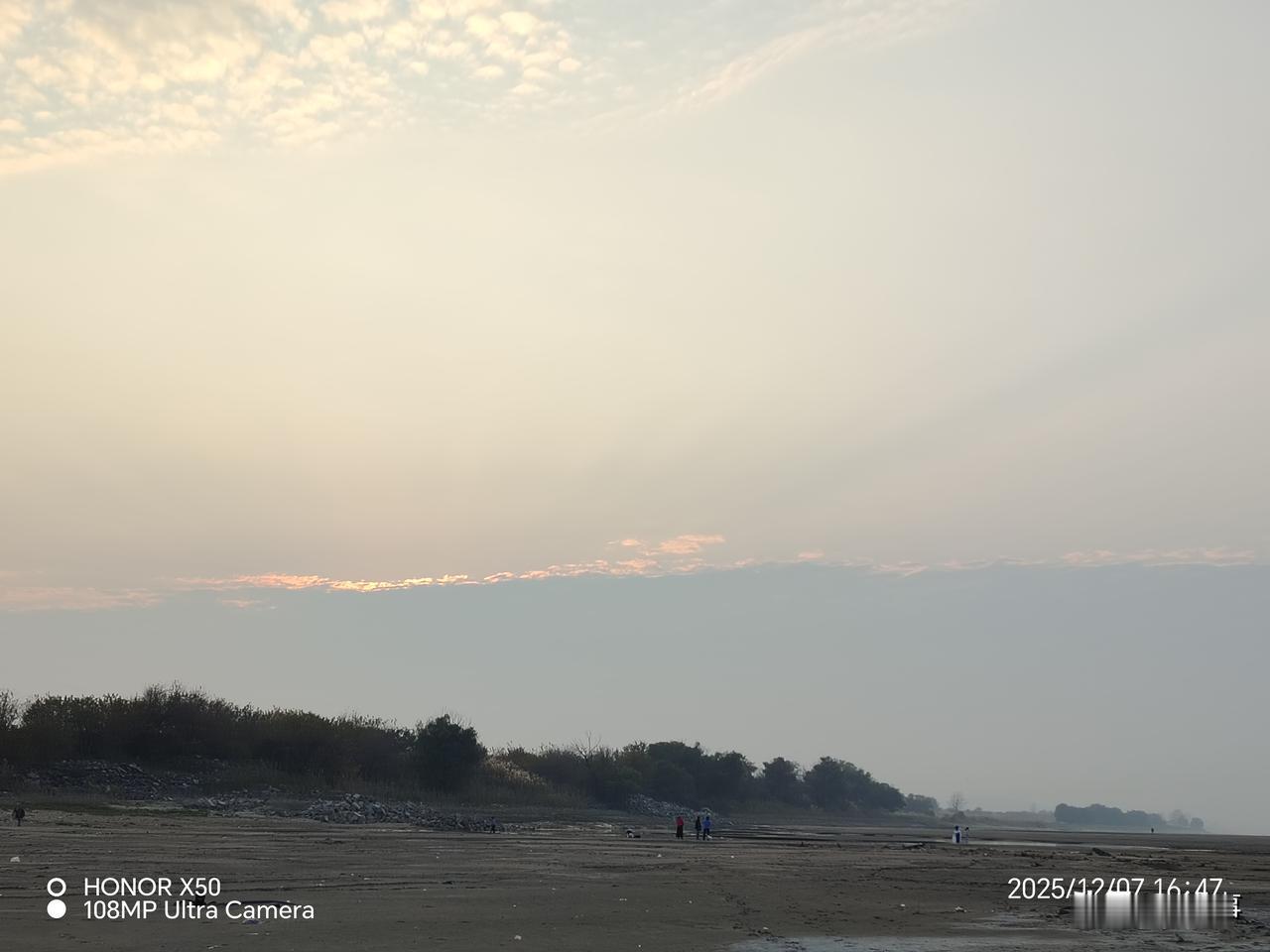 人为什么要思考，因为是高级动物，一般要思考，互动，互相理解，互相包容，互相学习，