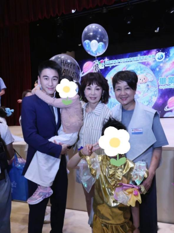 都说何猷君是“炫富狂魔”，但这次看他在幼儿园演讲，倒觉得他活得很清醒呀何猷君参加