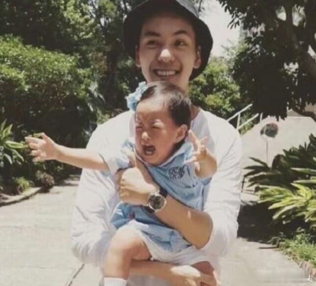 拿捏陈伟霆的人褪去明星光环，陈伟霆当了爸爸之后，也会有为人父母的忐忑、顾虑与小不