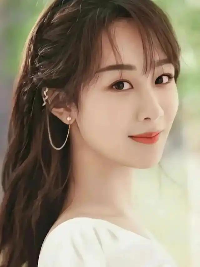给女人花钱是大学问。不懂女人的精准需求，就会陷入自我感动的消费陷阱，适得其反。