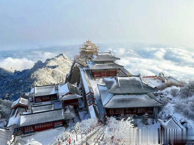 老君山|12月最佳旅行地丨2023年最后一个月，赴一场年末的收官之旅