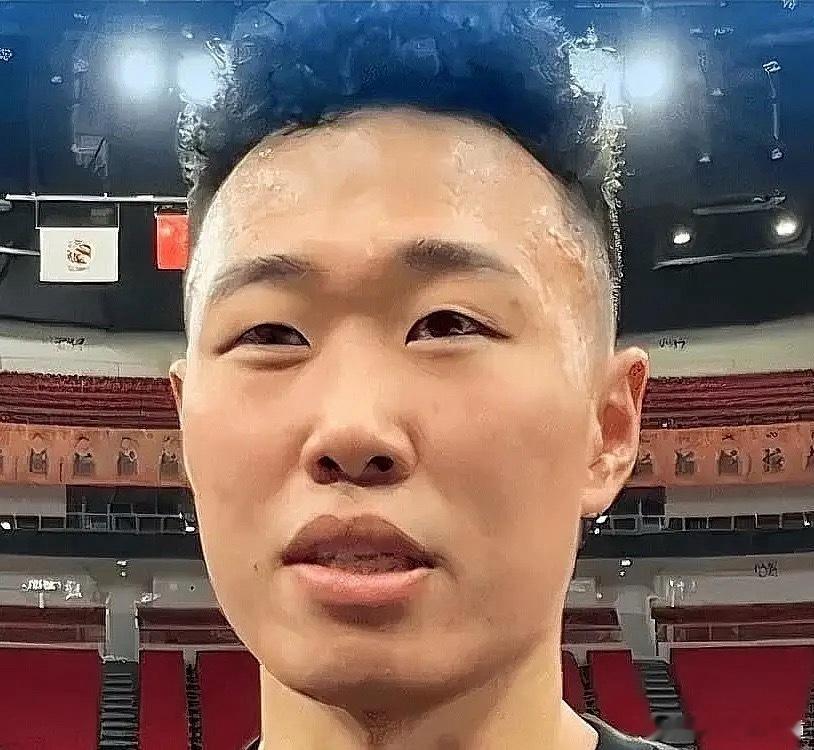 深圳男篮核心后卫贺希宁说出了心里话！今晚CBA常规赛，深圳对阵山东男篮。赛前，深