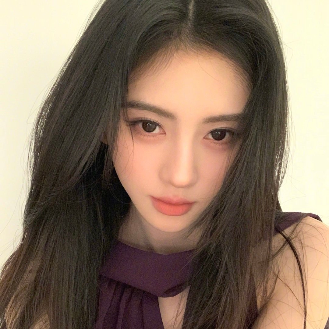 可是我真的很喜欢这一组啊，这一组简直就是表气冲天，浓烈的姐味 