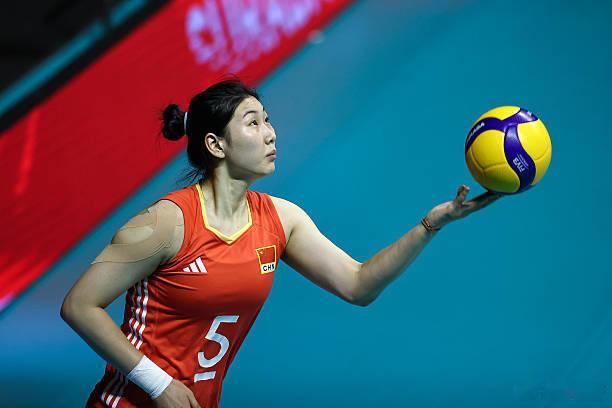 中国女排2026世界女排联赛瓜女参赛名单微调 李晨瑄重新回到大名单，周页彤进入P