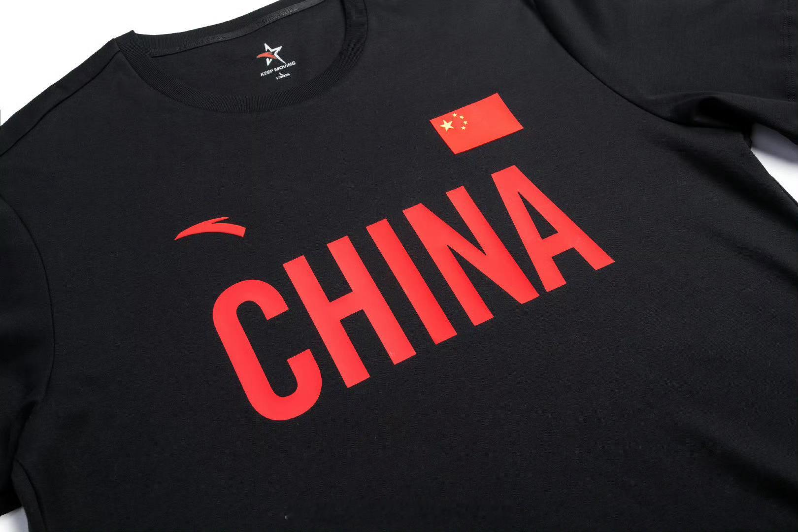 越来越惨的耐克还要踩一下阿迪安踏做大做强！耐克市值几乎蒸发掉一个阿迪达斯