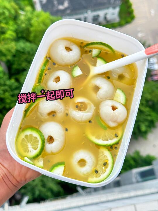 全网爆火的——百香果荔枝饮