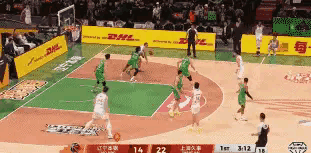 上海久事超级外援洛夫顿真是极具统治力！在今天上海久事客场挑战辽宁本钢的比赛中，当