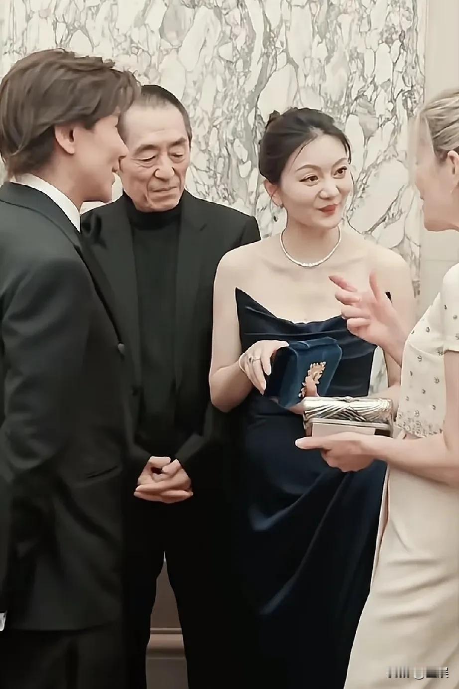 张艺谋和妻子
