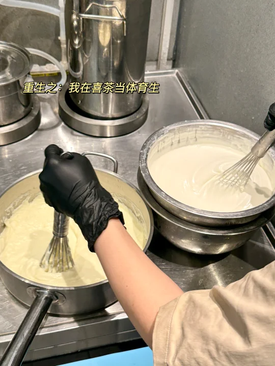 喜茶店员：到底是谁在喊龙井芝士糯糯回归