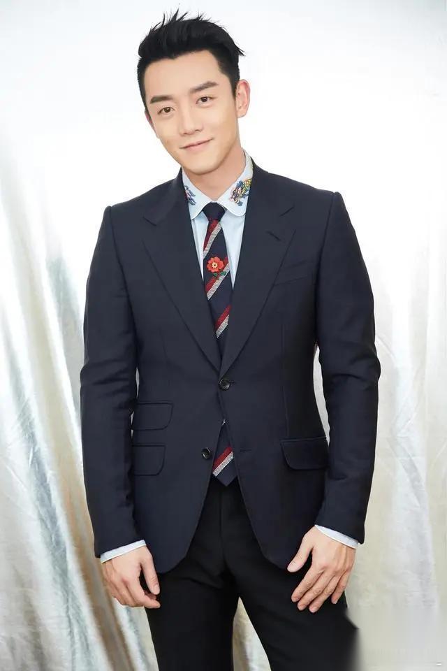 郑恺曾为妻子的妹妹介绍不少家境优渥的相亲对象，这些男士经济条件出众，大多渴望寻觅