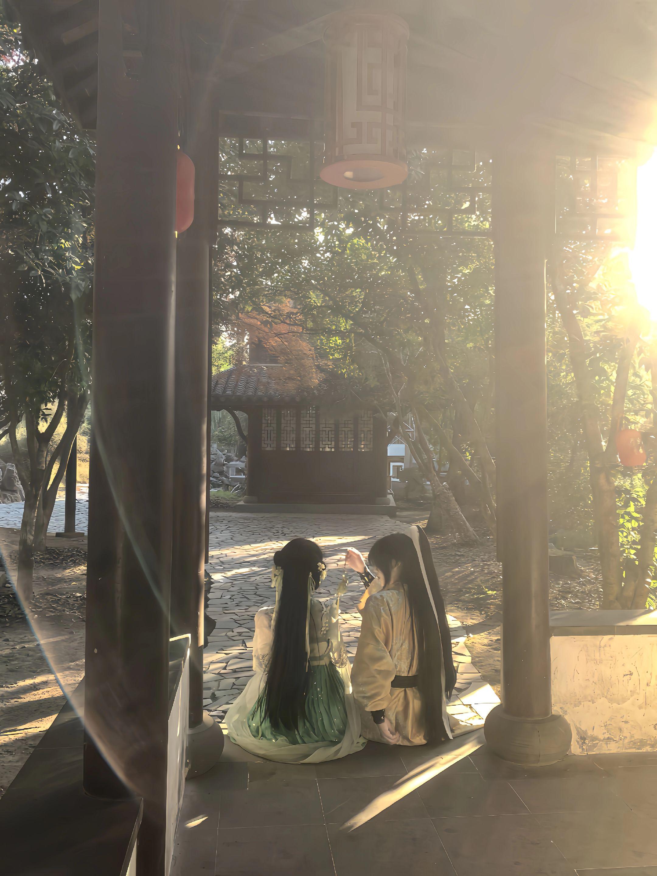 “凌凌碎碎虞明月，暮暮朝朝声相思”