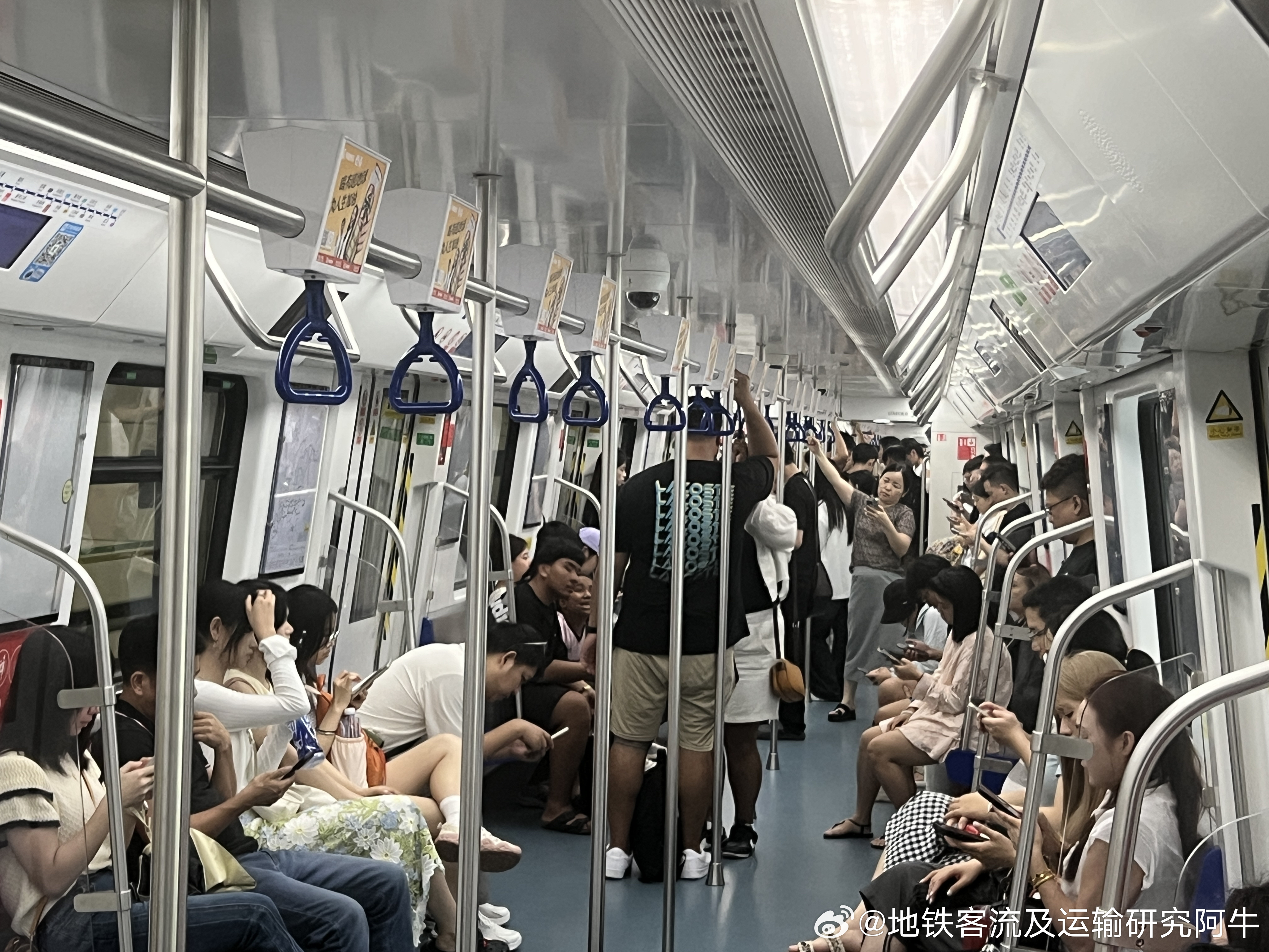 深圳地铁网友： 2026年7月18日（周六）20:45，深圳地铁7号线华强北站往