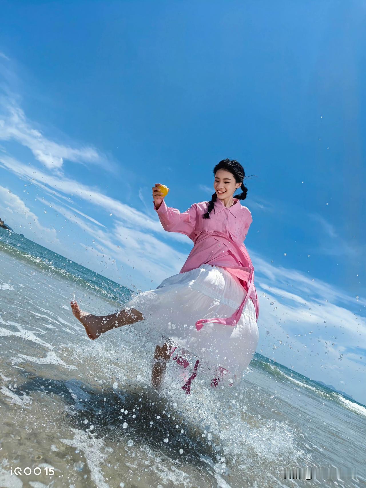 iQOO 15 支持全焦段 LivePhoto，有影像旗舰内味儿了。[吐舌]