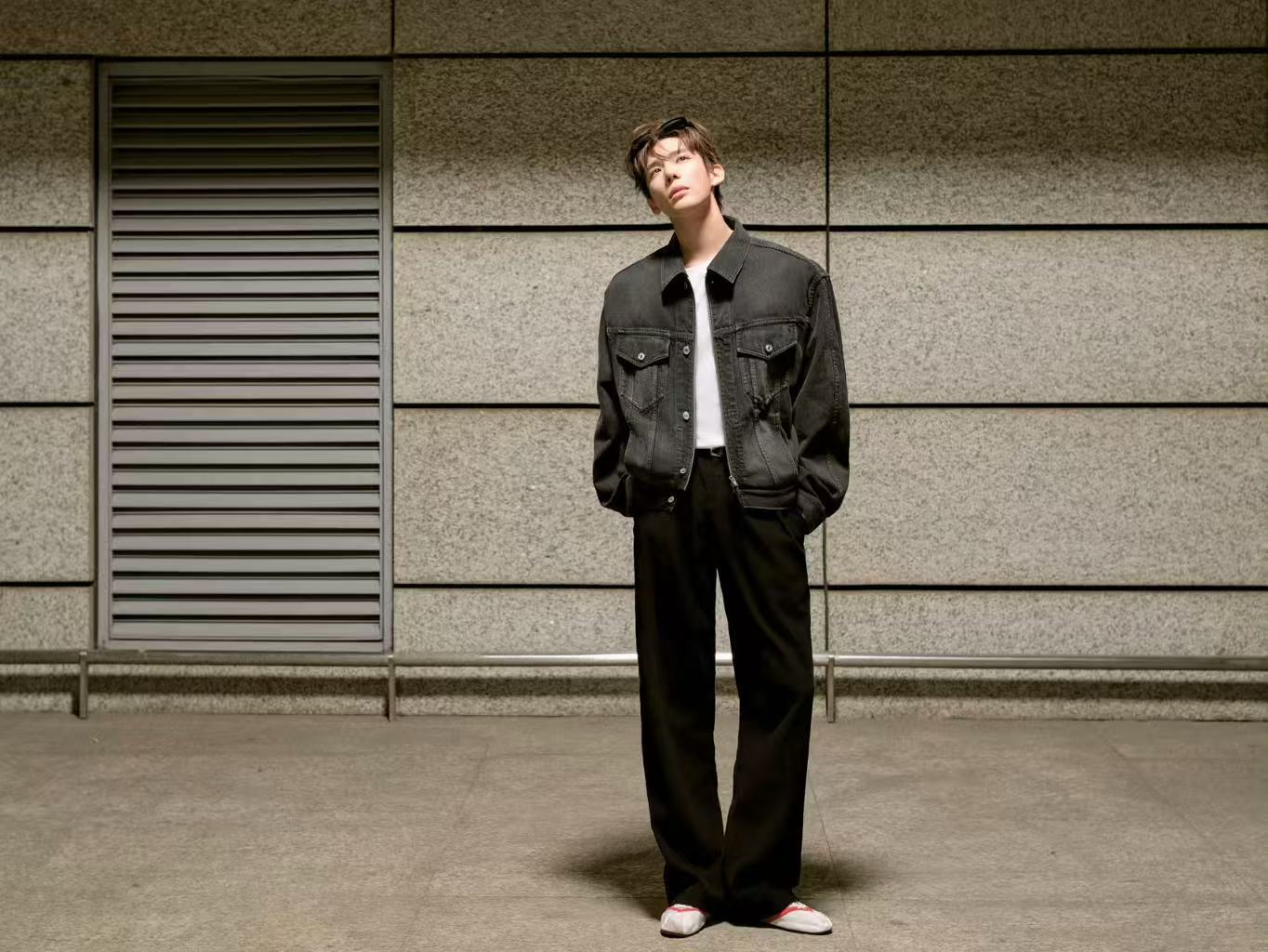 王安宇启程巴黎时装周期待酷哥闪耀巴黎🪩王安宇出发CELINE巴黎大秀王安宇