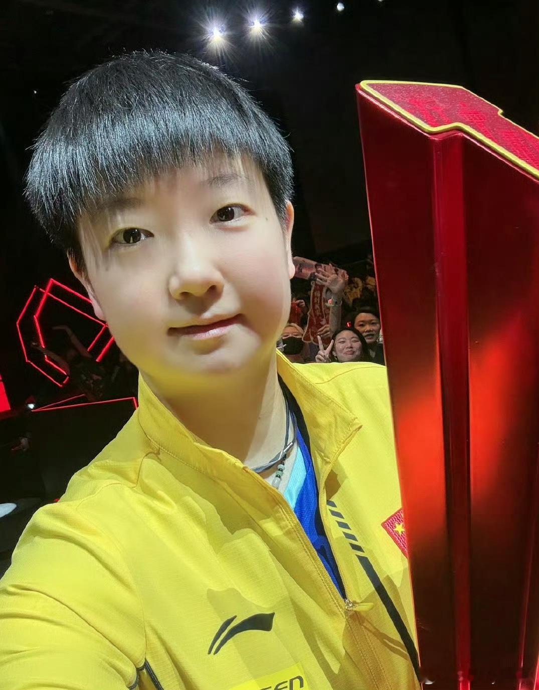 孙颖莎11300分世排第一 恭迎万分女王孙颖莎，女王又打破自己的记录，积分从10
