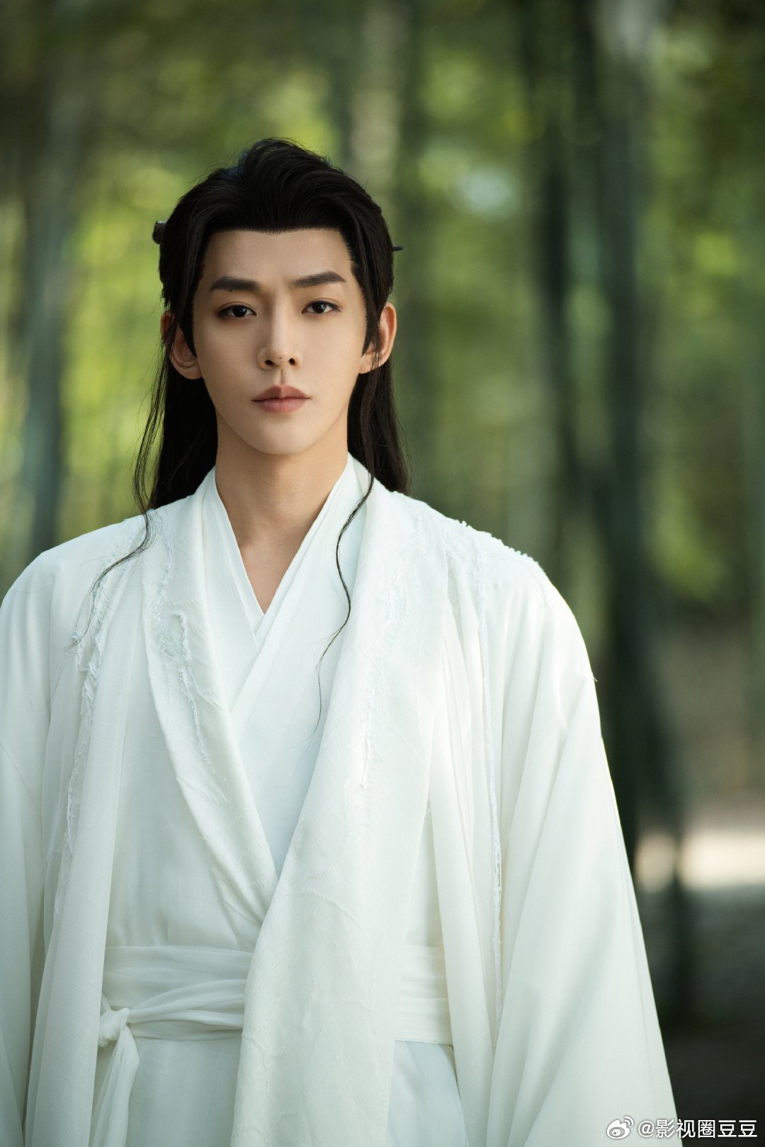 邓为孔雪儿 百妖谱 从颜值上来讲，女主跟邓为是比较搭的，钻石姐姐觉得怎么样？ 