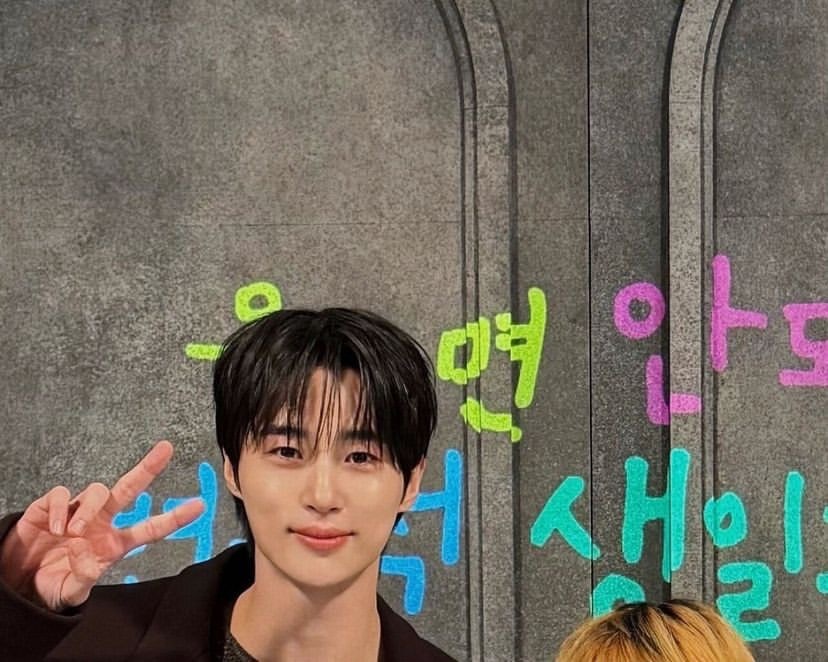 柳炳宰边佑锡好幽默的合照ㅋㅋㅋ 
