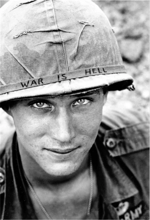 一名美国陆军第173空降部队的士兵，于1965年6月18日在南越Phuc Vin...